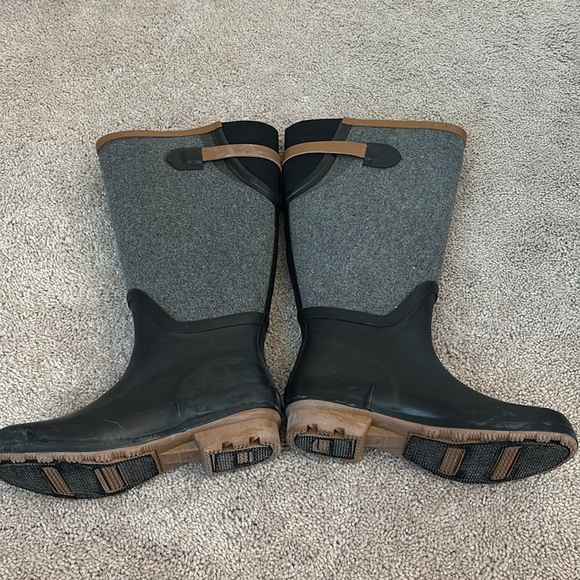 Boots - Picture 3 of 5